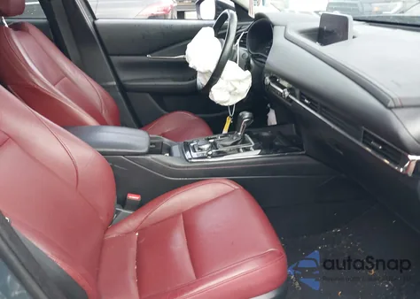 2022 Mazda Cx-30 Carbon Edition z USA, uszkodzony, nr VIN 3MVDMBCL0NM426670